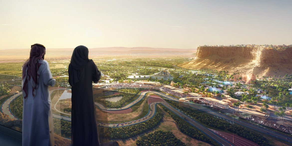 القدية تواصل عملية البناء بعقد جديد