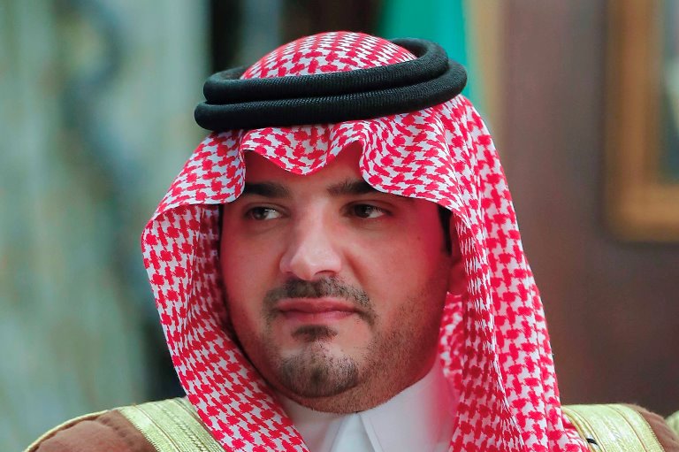 وزير الداخلية يعقد جلسة مباحثات مع نظيره العراقي