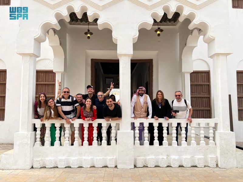 140 مستكشفًا إيطاليًّا يقودون 3 وجهات سياحية بالمملكة