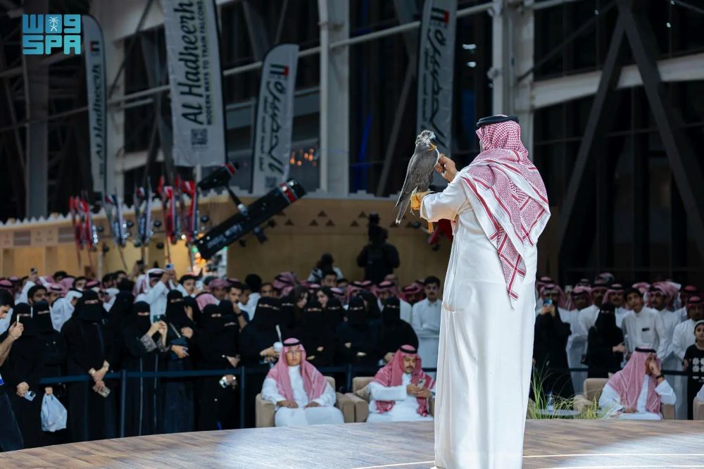 بيع صقرين منغوليا في معرض الصقور الدولي بـ250 ألف ريال